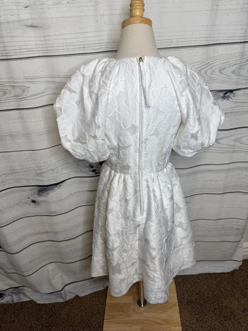 Lilly Pulitzer White floral textured dress with puff sleeves - Picture 6 of 6